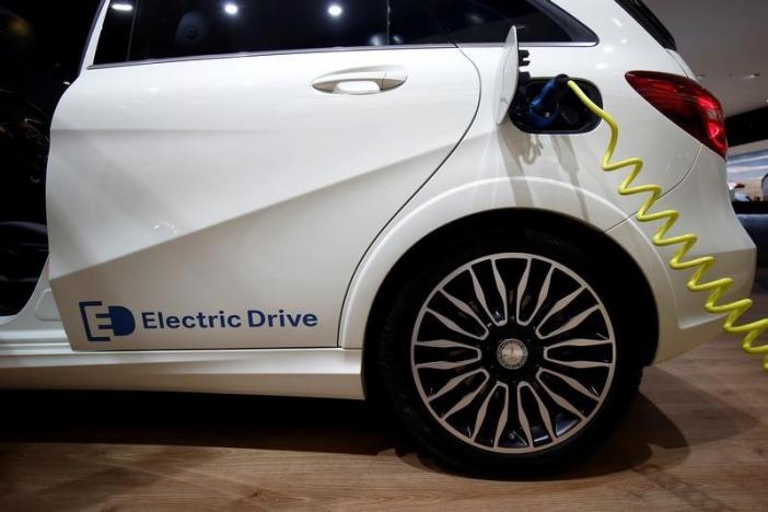Daimler plans at least six electric car models