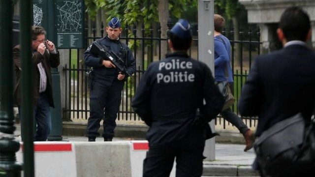 Blast rocks Hungary's capital, two injured