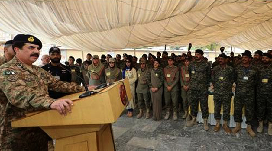 COAS visits Rangers Headquarters Punjab, lauds jawans’ professional skills