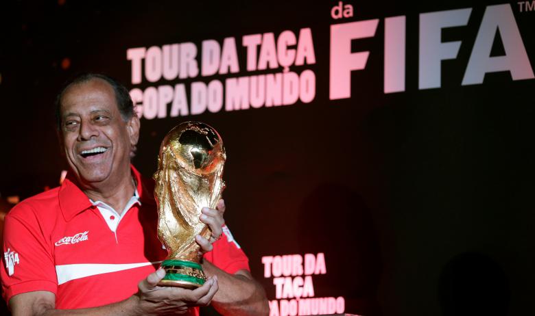 Brazil great Carlos Alberto dies following heart attack