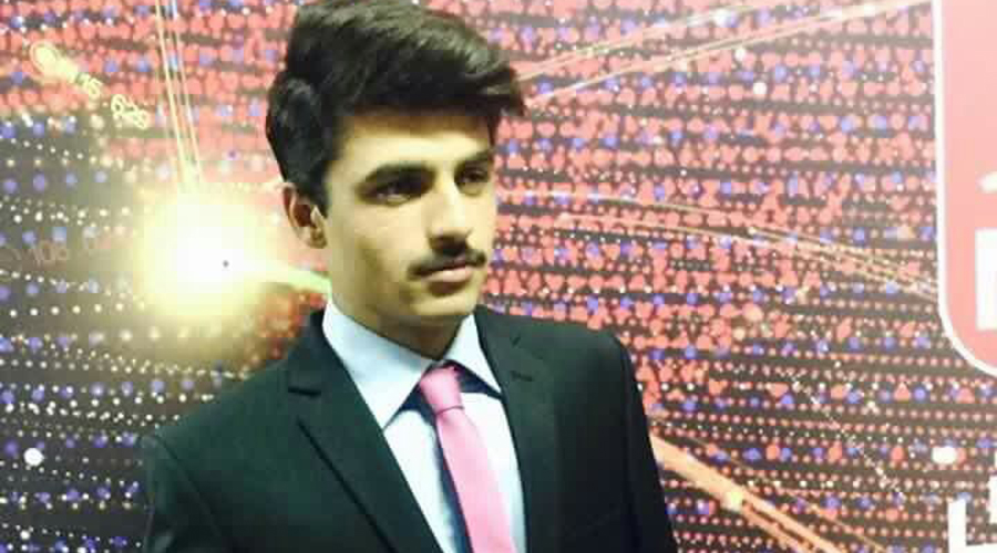 #Chaiwala visits 92 News, says never thought I'd get this famous