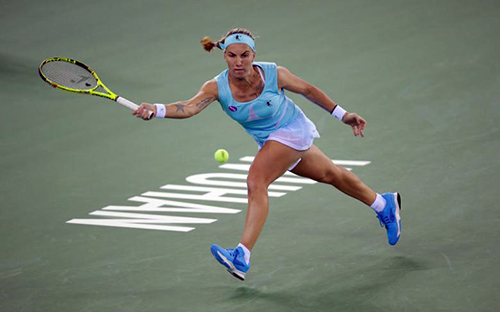 Kuznetsova wins in Moscow to claim last WTA Finals berth