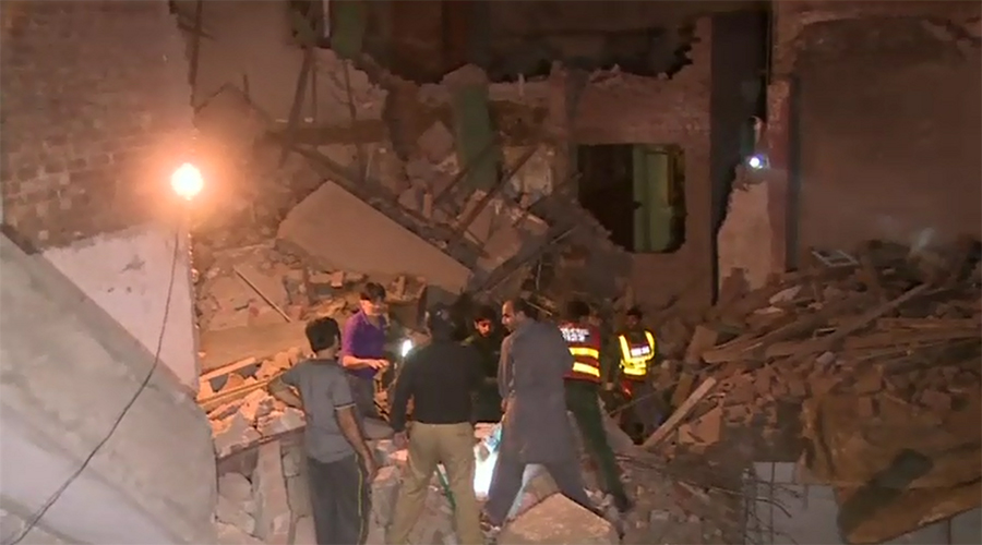 Roof collapse leaves one dead, many injured in Lahore