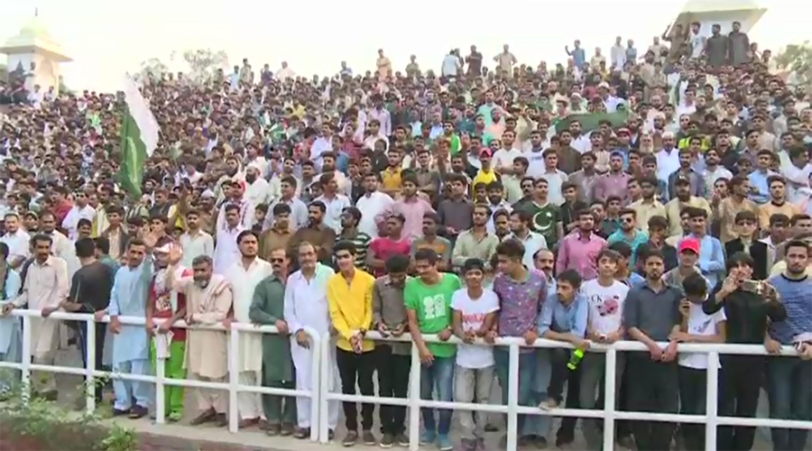 People flock to Wagah Border to witness Pakistan Day parade