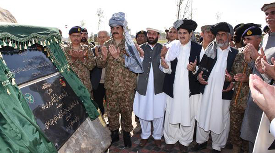 COAS General Raheel Sharif visits North, South Waziristan