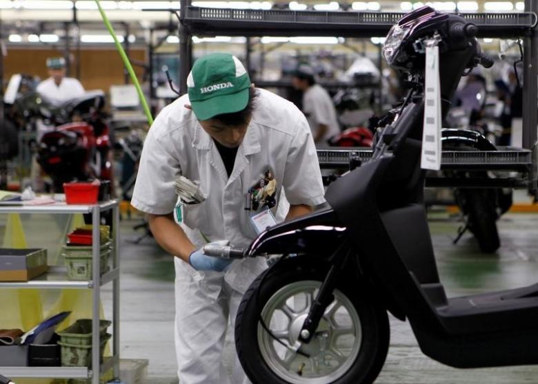Japan economic indicators seen steady but slow in October