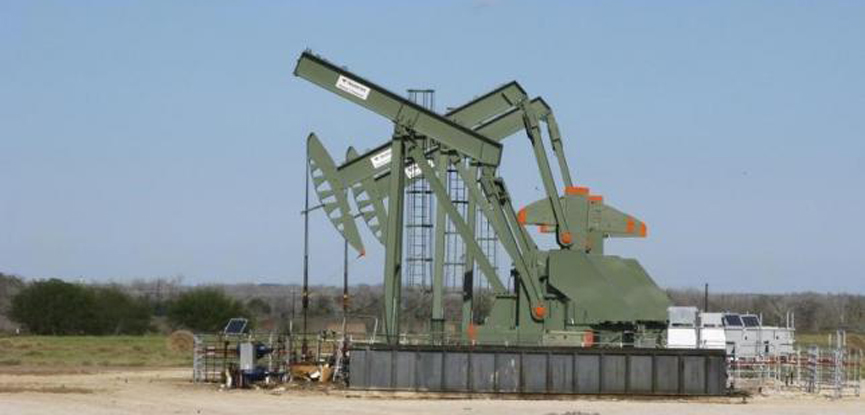 Oil prices edge up on expected US crude inventory draw