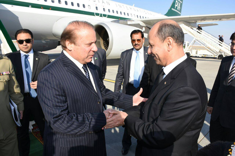 Prime Minister Nawaz Sharif reaches Turkmenistan on two day-visit