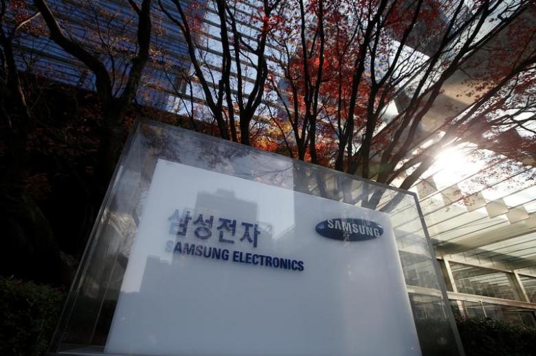 Samsung's chip, screen sales to drive fourth quarter profit to three-year high