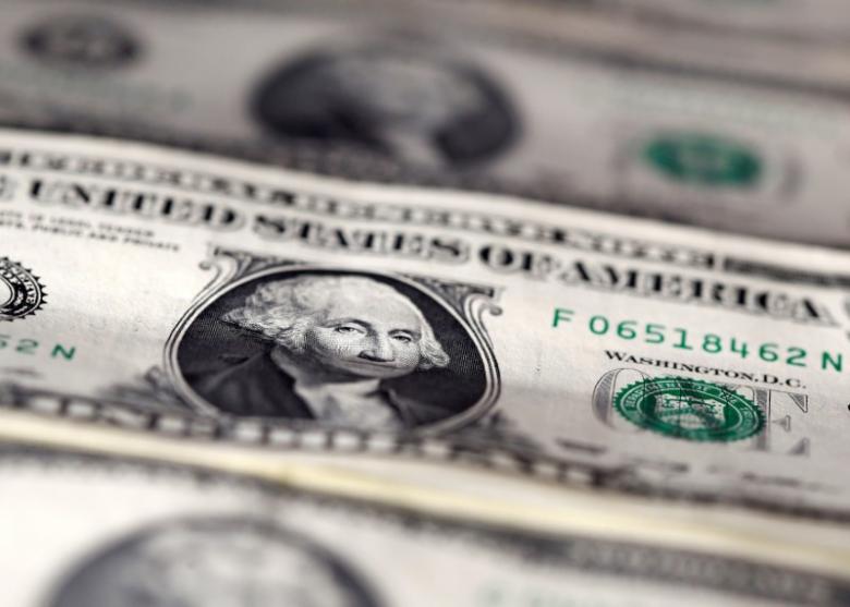 Soaraway dollar poses risk to 2017 global economy, financial stability