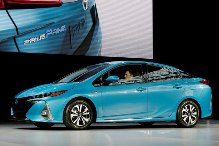 Toyota says aims to develop advanced electric-car battery in a few years