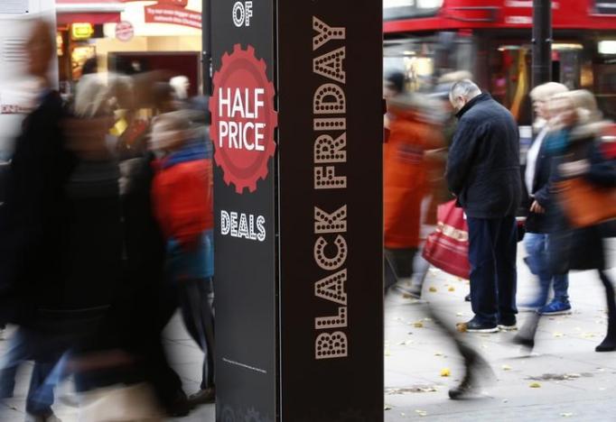 UK consumer morale edges up, but households worry about finances