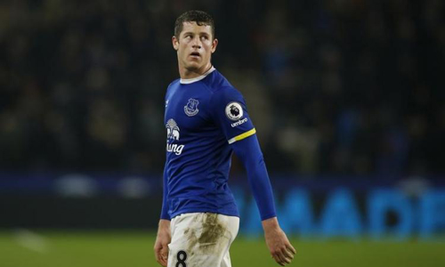 Late Barkley goal earns Everton a point at Hull