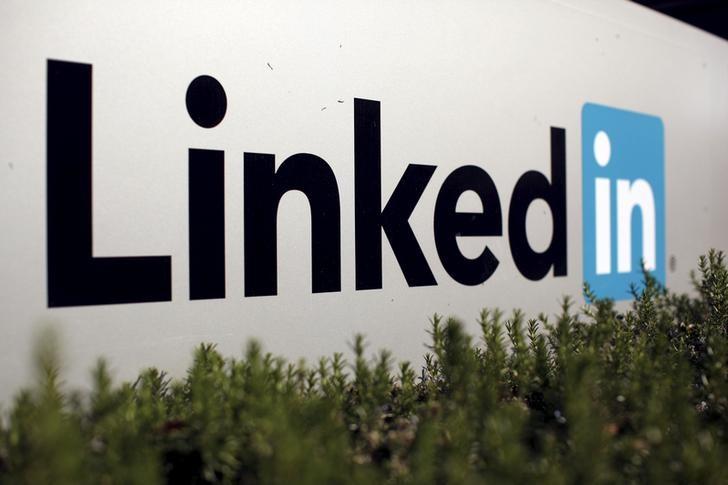 LinkedIn tries to hook more users with business news section