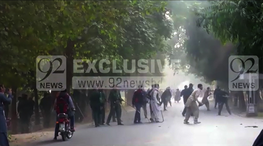 Four guards injured in clash with students in Punjab University