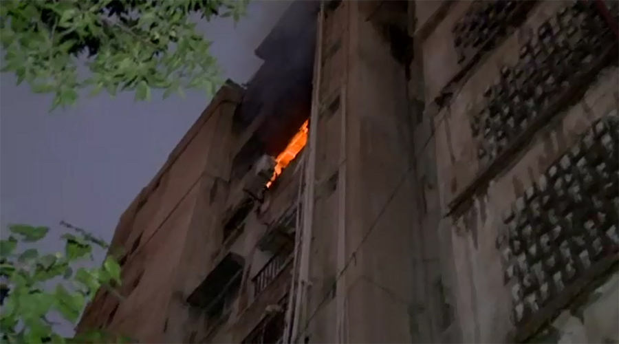 Fire breaks out in residential building in Karachi