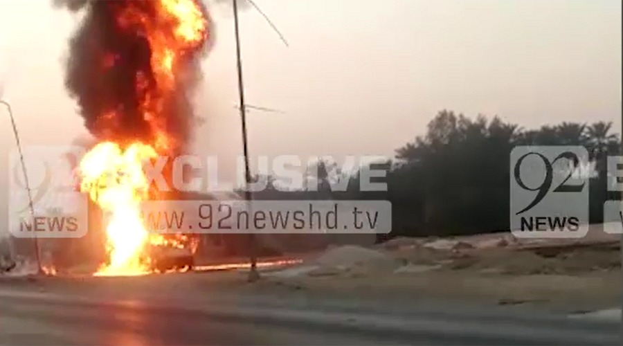 Six receive burns as oil tanker overturns in Sukkur