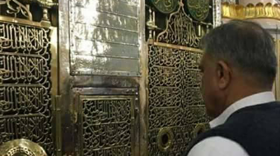 COAS visits shrine of Holy Prophet (PBUH) in Saudi Arabia