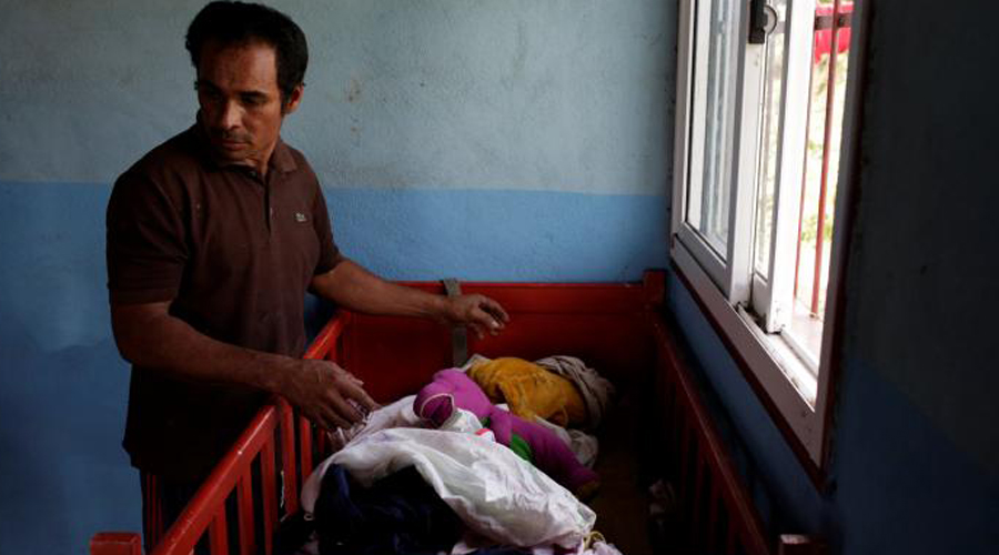 Venezuelan girl's diphtheria death highlights country's health crisis