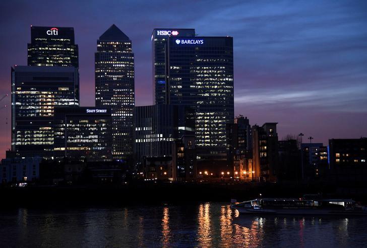 Hard Brexit would trigger 'leaching' of banks from UK: report