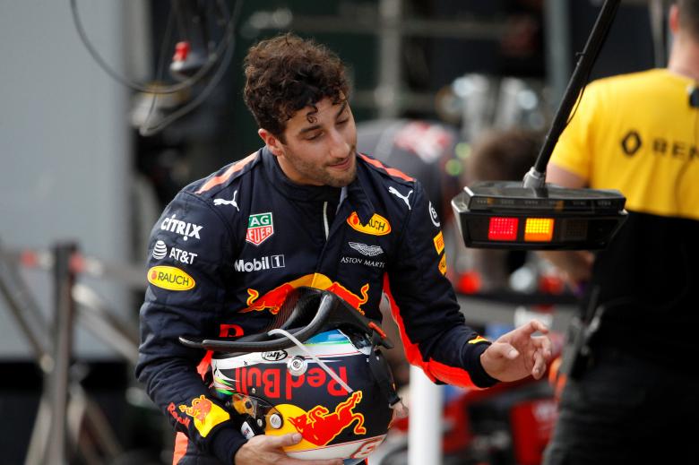 Red Bull's Ricciardo starts Australian Grand Prix from pit-lane