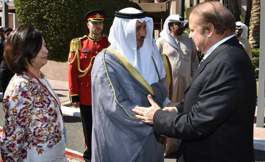 Kuwait visit: PM Nawaz Sharif accorded rousing welcome at Bayan Palace
