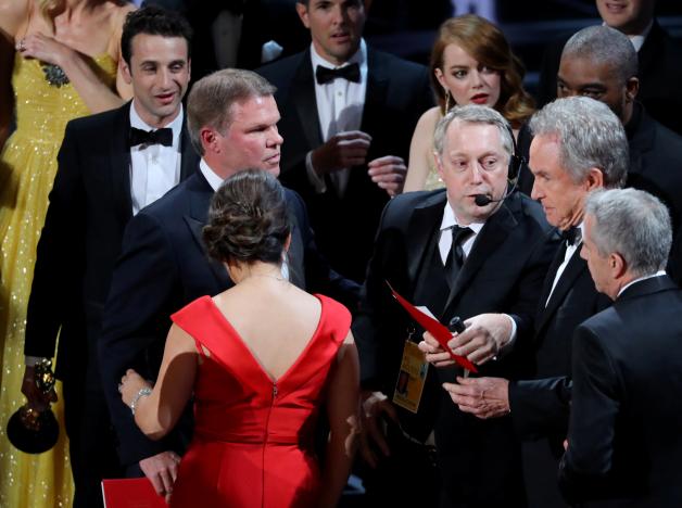 PwC accountants blamed for Oscar gaffe barred from future shows