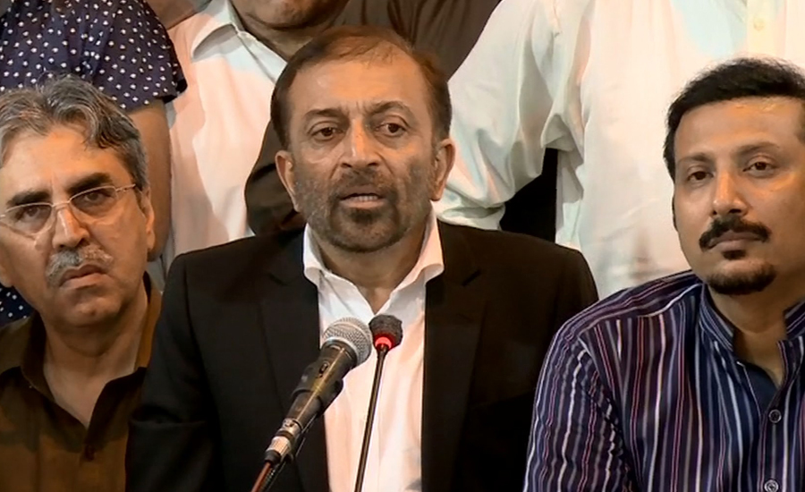 Farooq Sattar presents himself for arrest in news conference
