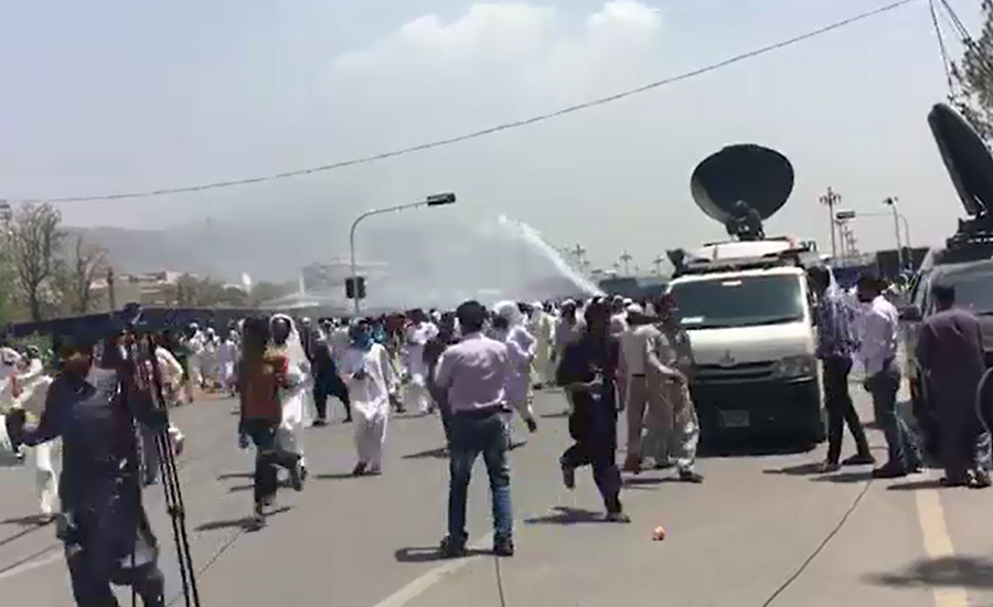 Police tear-gas, baton-charge farmers in Islamabad