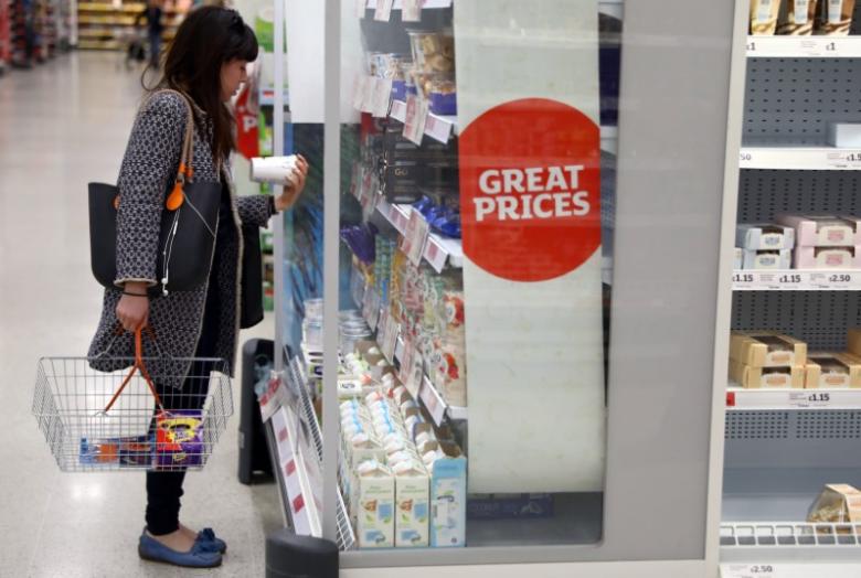 UK retailers report weak sales growth in April