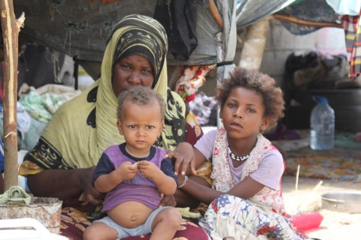 Spread of combat, cholera wreaks misery, collapse in Yemen