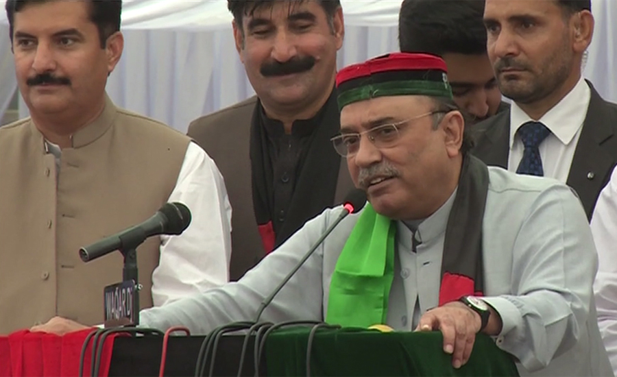 Nation shouldn’t pin hopes on Nawaz govt, says Asif Zardari