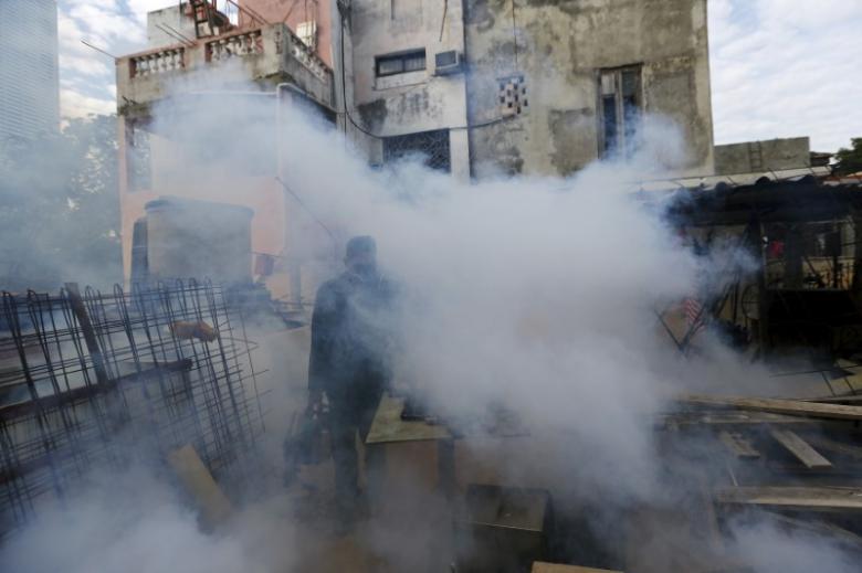 Cuba says Zika tally rises to nearly 1,900 cases