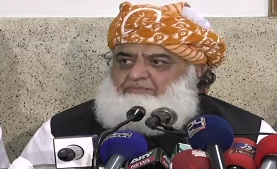 Fazl asks Nawaz to remain steadfast in decision not to resign