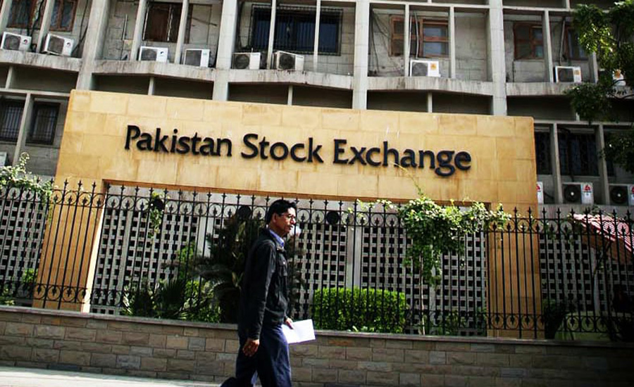 PSX sees decline of over 827 points