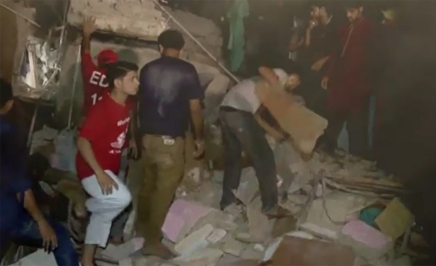 Kid among five die in Karachi building collapse