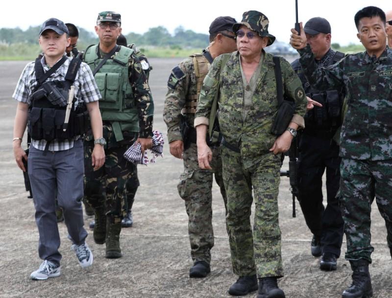 Philippine leader to hunt down Maoist rebels after scrapping talks