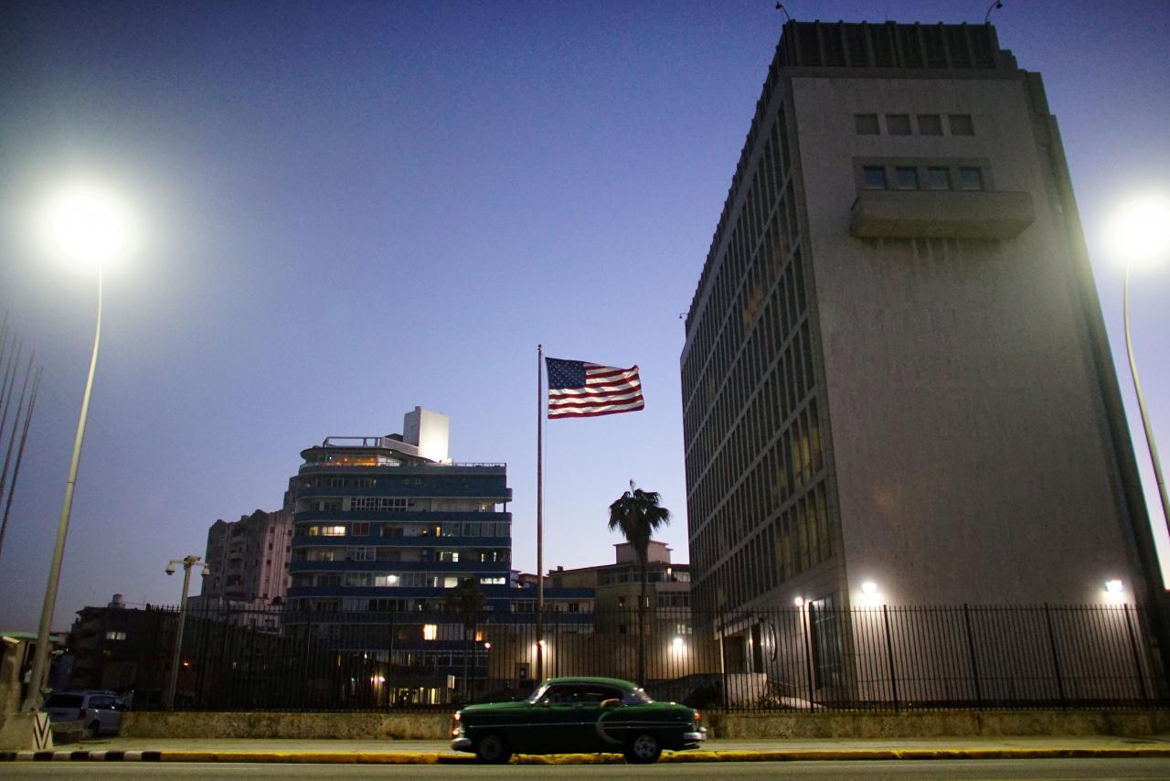 U.S. cuts embassy staff in Cuba, warns citizens not to visit