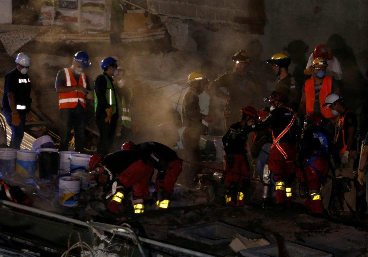 In Mexico, frantic rescuers keep up search for quake survivors