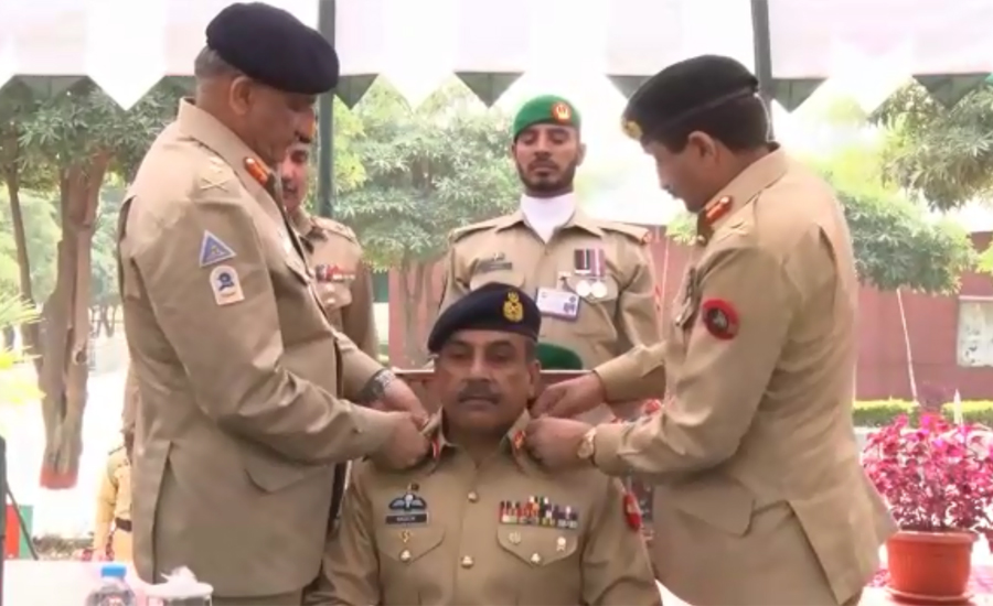 COAS installs Lt Gen Nadeem Raza as first Col. Commandant of Mujahid Force