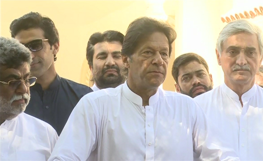 Imran threatens to take to streets in case of another NRO