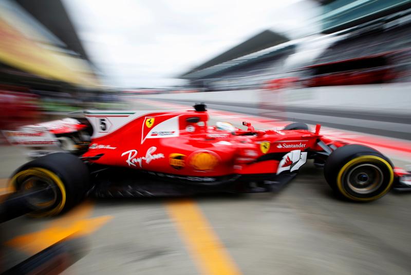 Vettel sets early pace from Hamilton in Suzuka