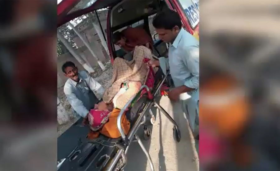 Woman gives birth to baby in ambulance in Faisalabad