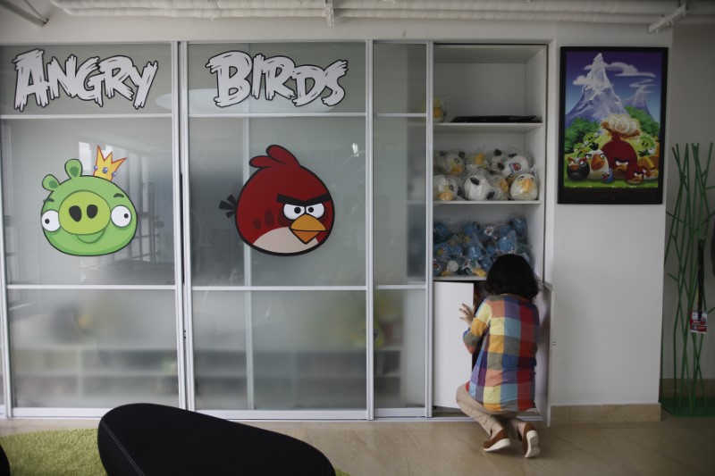 Flat profit gives Angry Birds maker's shares the blues