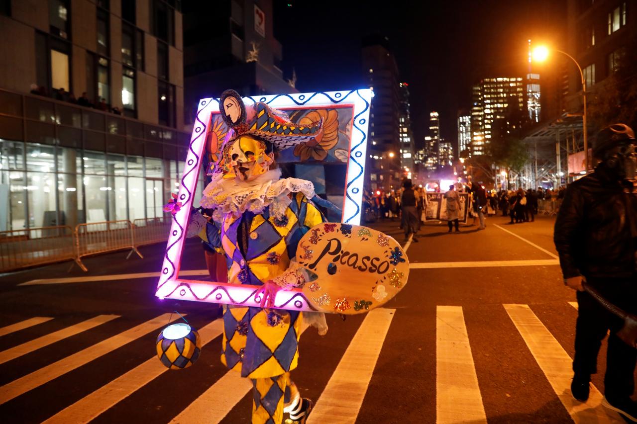 New Yorkers flock to Halloween parade despite attack