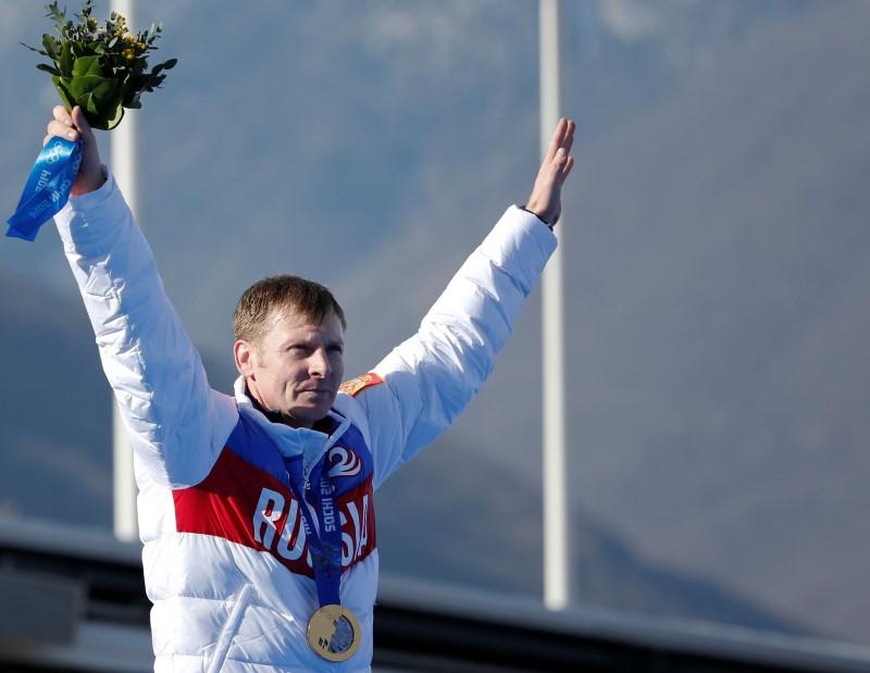 IOC bans Russian bobsledders, speed skaters for Sochi doping