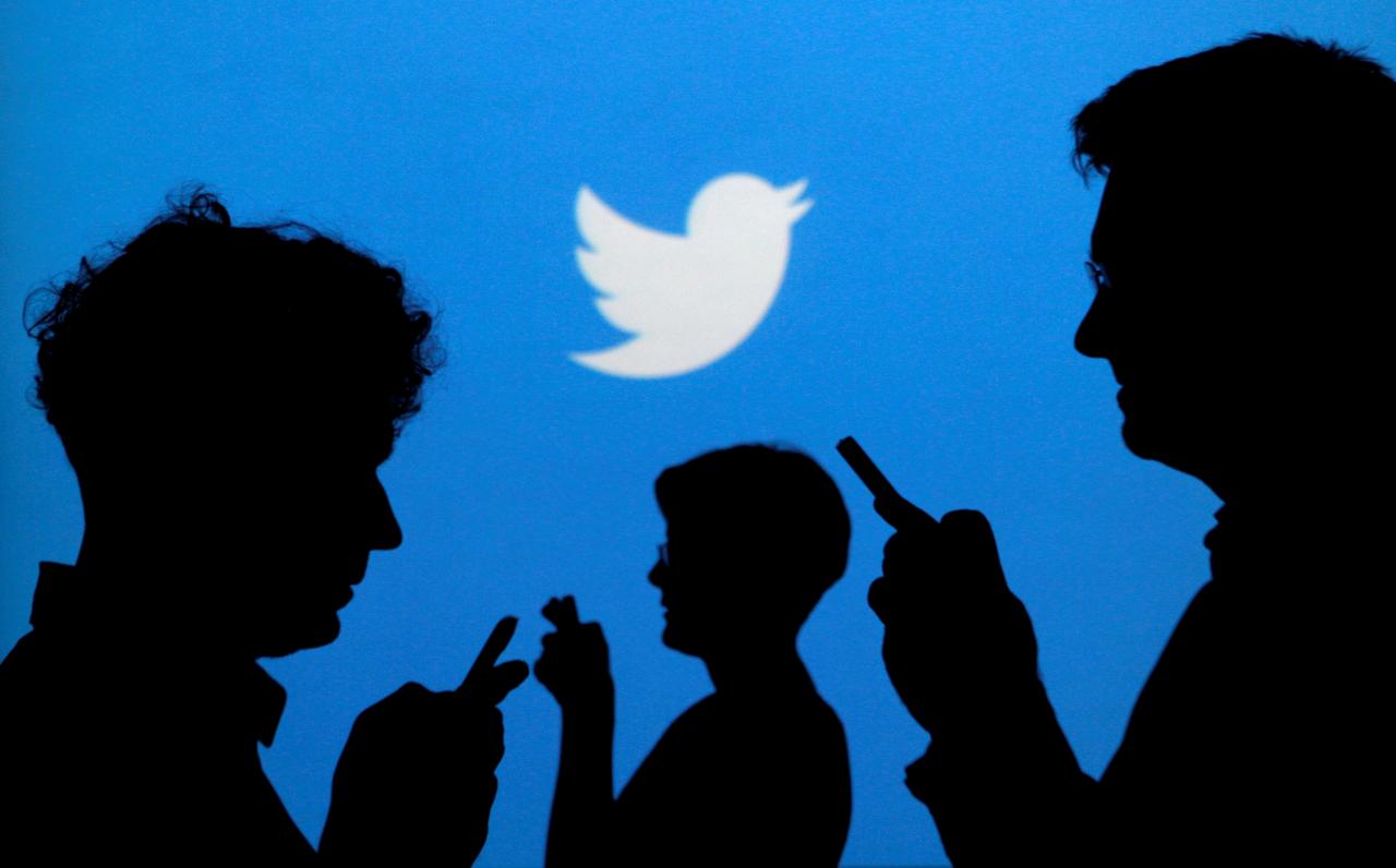 Top Twitter users lose 2 percent of followers on average as policy changes