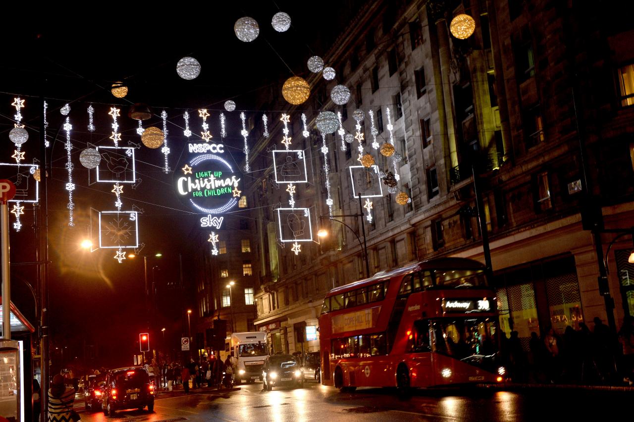 UK households feel the pinch as budget nears, Christmas sales seen down