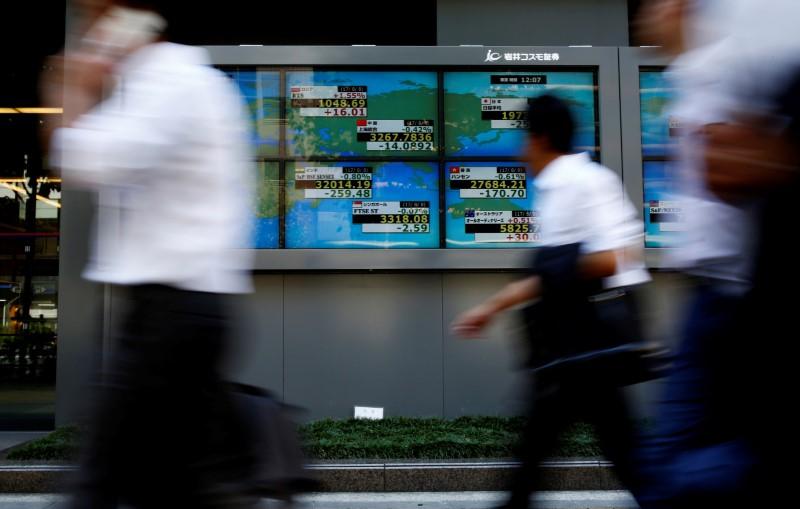 Asia stocks slip as China, South Korea weakness weigh, euro hits two-month high