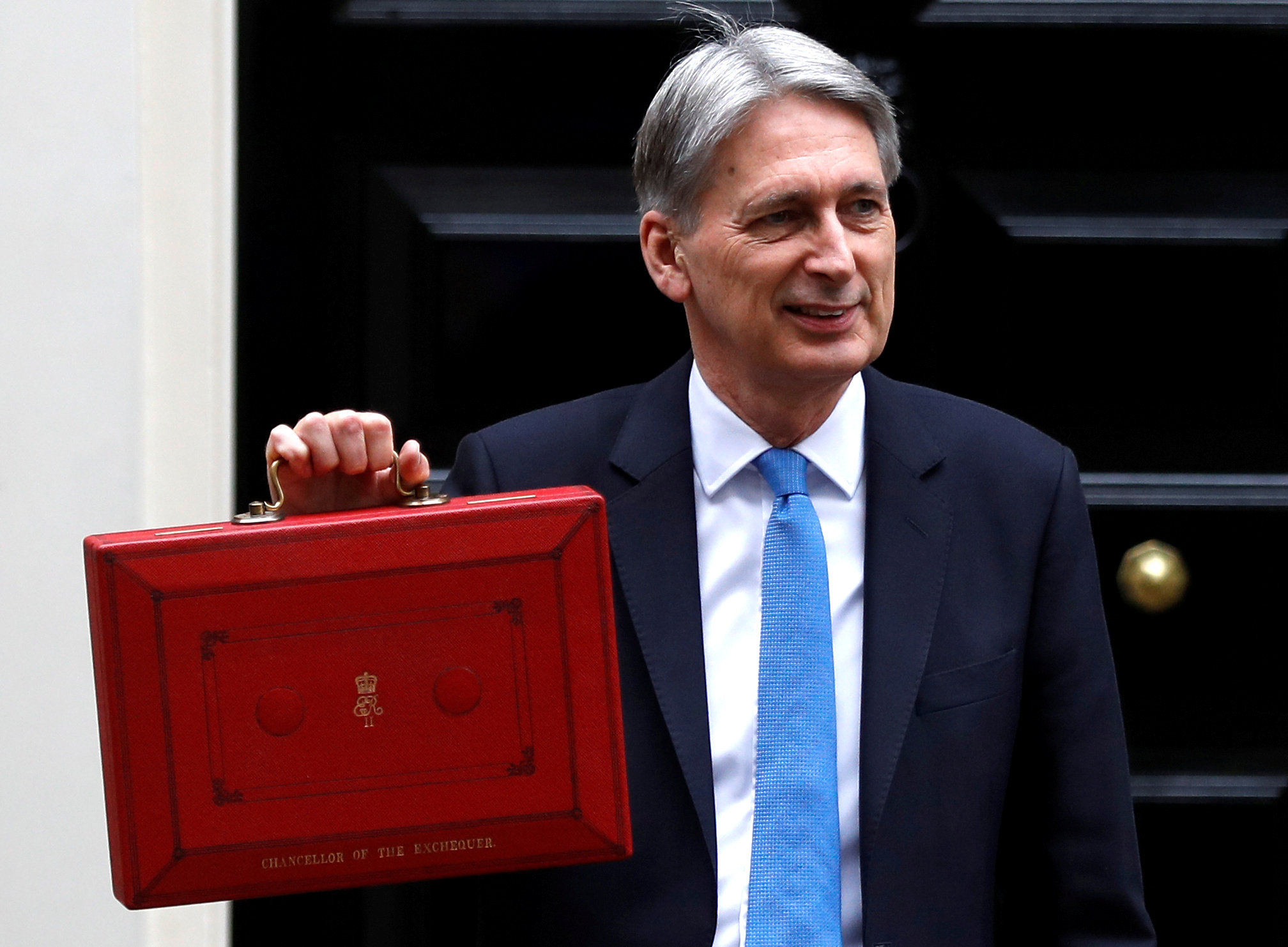 UK's huge current account deficit set to stay larger for longer